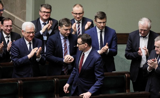 "Rząd PiS idzie coraz bardziej na zwarcie z Unią Europejską". Jutro bardzo krytyczny raport nt. stanu demokracji w Polsce