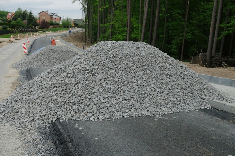 Rząd planuje rozbudowy dróg lokalnych /Łukasz Solski /East News