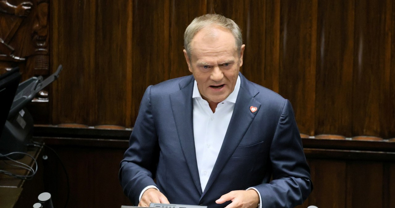 Rząd podnosi wiek emerytalny dla jednej grupy zawodowej /Wojciech Olkuśnik /East News