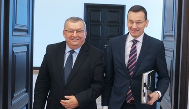 Rząd przyjął nowy program budowy dróg. Morawiecki: największy w historii, 294 mld zł na inwestycje 