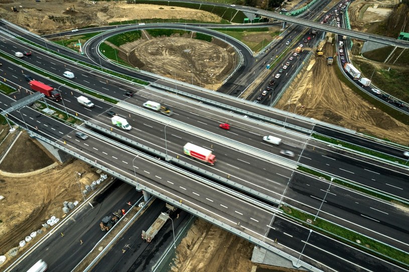 Rząd przyjął program budowy dróg do 2030 roku /Karol Makurat /Reporter