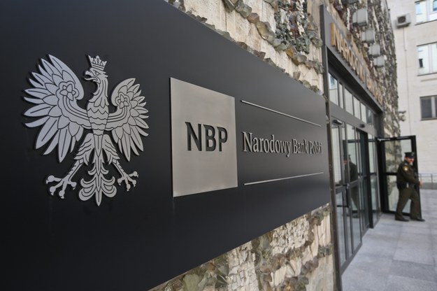 Rząd przyjął projekt założeń zmiany ustawy o NBP /Rafał Guz /PAP