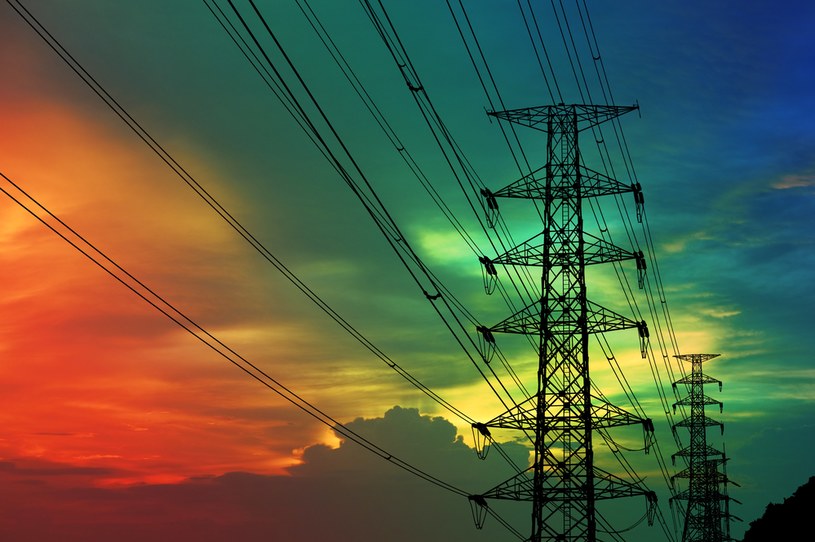 Rząd przyjął rozporządzenie w sprawie sposobu obliczania limitu ceny prądu /123RF/PICSEL