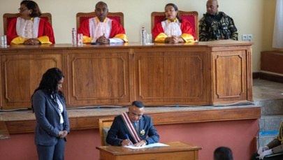 Rząd wybrany przez... wariograf. Każdy minister przebadany 