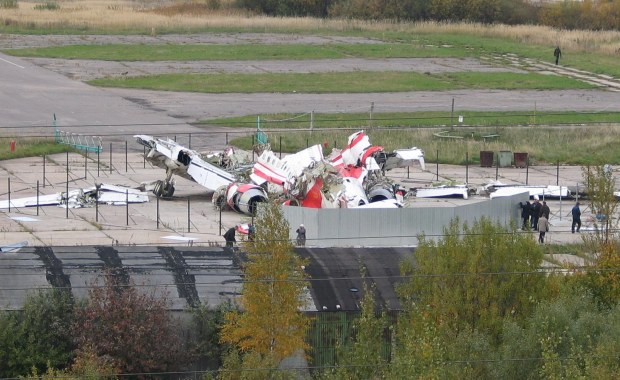 Rząd wynajął byłego prokuratora MTK, by sprowadził do Polski szczątki tupolewa 