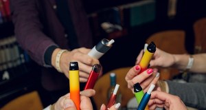 Rząd za zakazem sprzedaży jednorazowych e-papierosów. To nie koniec