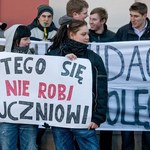Rząd zamyka szkoły