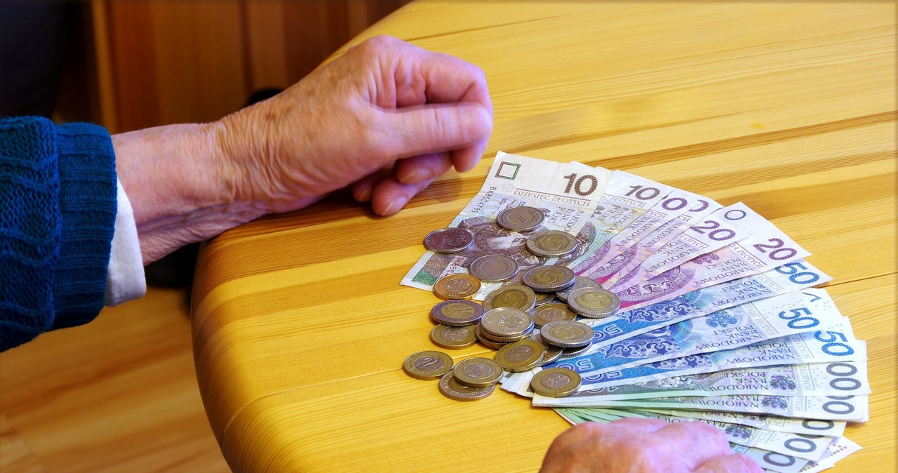 Rząd zdecydował w sprawie drugiej waloryzacji emerytur? /Marek Bazak /East News