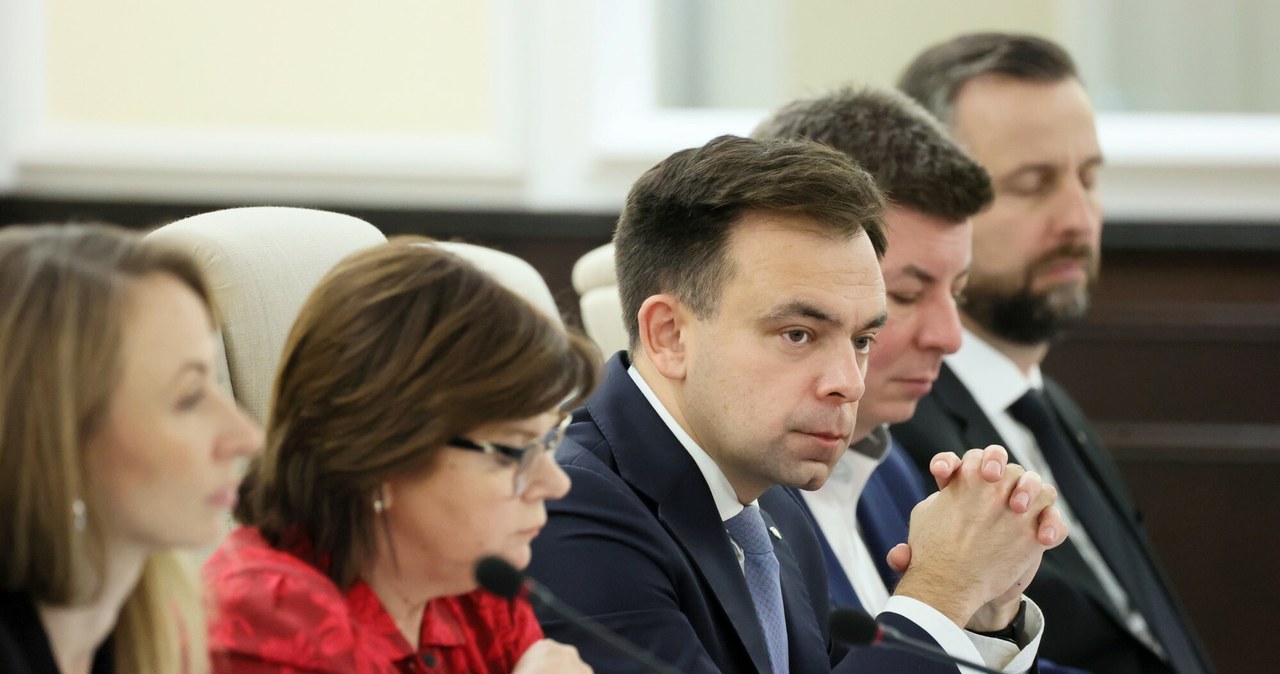 Rządową propozycję wzrostu płacy minimalnej związkowcy krytykują z dwóch powodów /Wojciech Olkuśnik /Reporter