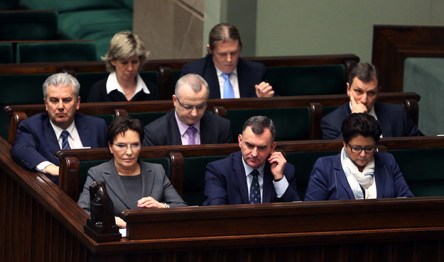 Rządowe ławy podczas posiedzenia Sejmu /Tomasz Gzell /PAP