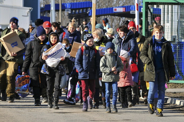 Rzeczniczka: ewakuowani z Donbasu do Rosji drugi dzień są w autobusach, bez jedzenia /ARKADY BUDNITSKY /PAP/EPA