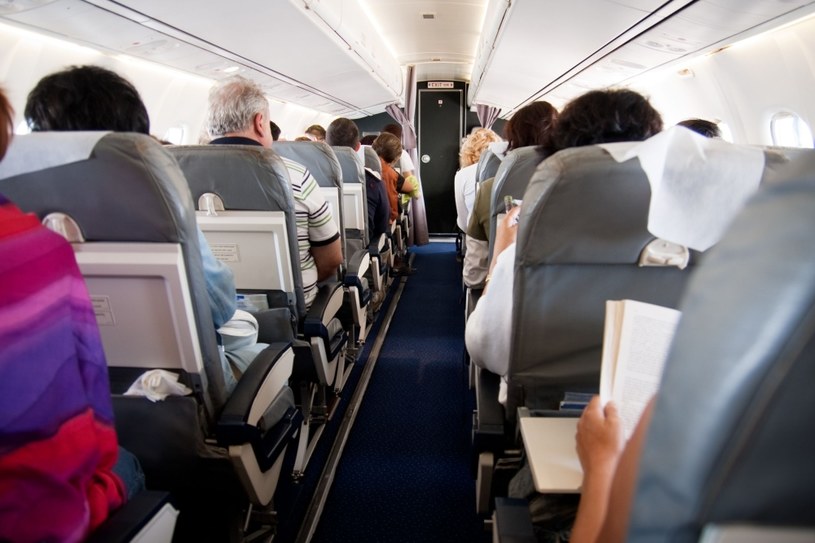 Rzecznik Air New Zealand wyjaśnił, że znajomość wagi wszystkiego, co znajduje się na pokładzie samolotu, jest wymogiem prawnym /123RF/PICSEL