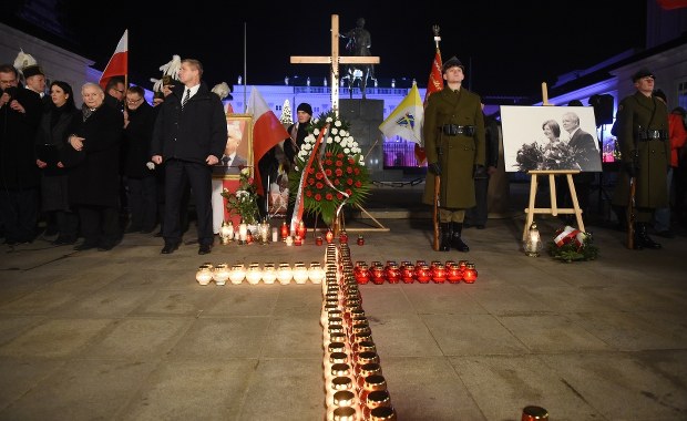 Rzecznik Dudy o smoleńskiej tablicy przed pałacem: Będzie skromna, ale godna