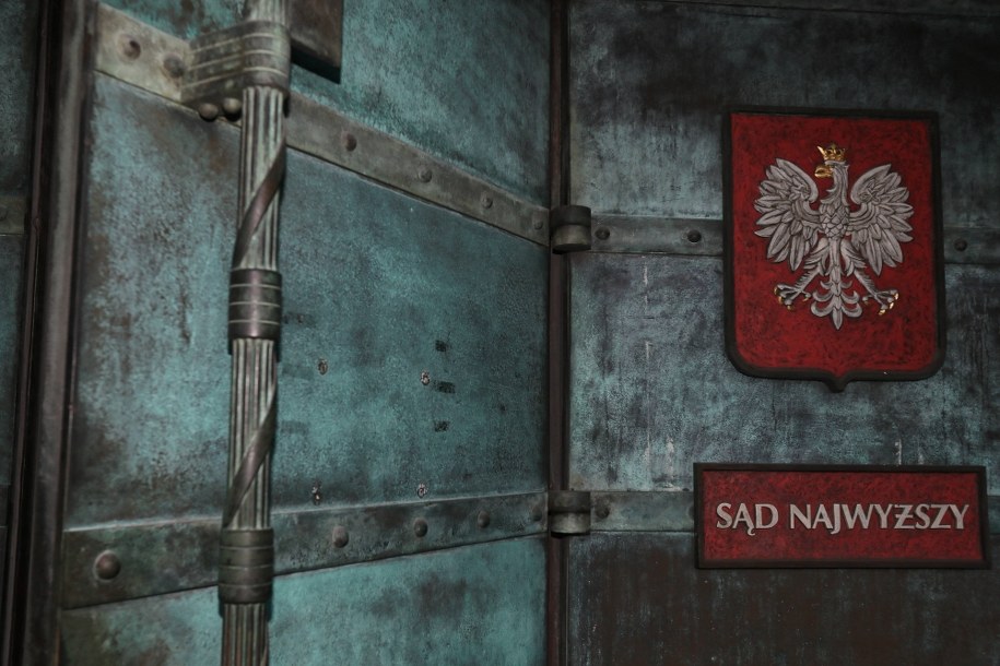 Rzecznik generalny Trybunał Sprawiedliwości UE uznał, że zasady przechodzenia polskich sędziów w stan spoczynku są sprzeczne z unijnym prawem /Leszek Szymański /PAP