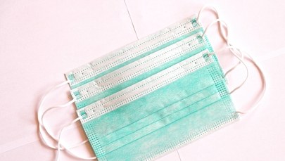 Rzecznik MZ: Nie wykluczamy zalecenia, by nosić maseczki, które możemy sami wykonać