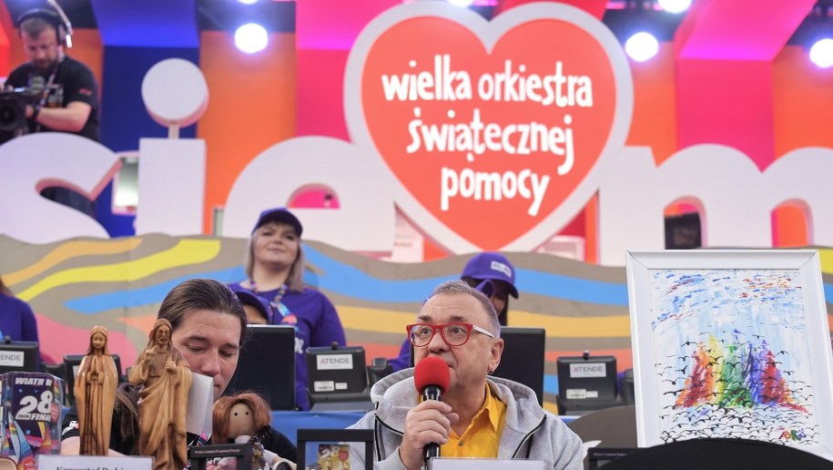Rzecznik prasowy Fundacji WOŚP Krzysztof Dobies (po lewej) i Prezes Zarządu  Jurek Owsiak (po prawej) / 	Tomasz Gzell    /PAP