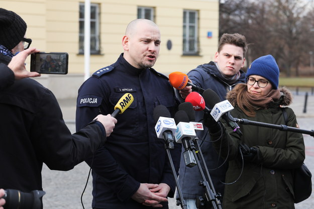 Rzecznik prasowy Komendy Stołecznej Policji nadkom. Sylwester Marczak podczas konferencji prasowej /Paweł Supernak /PAP