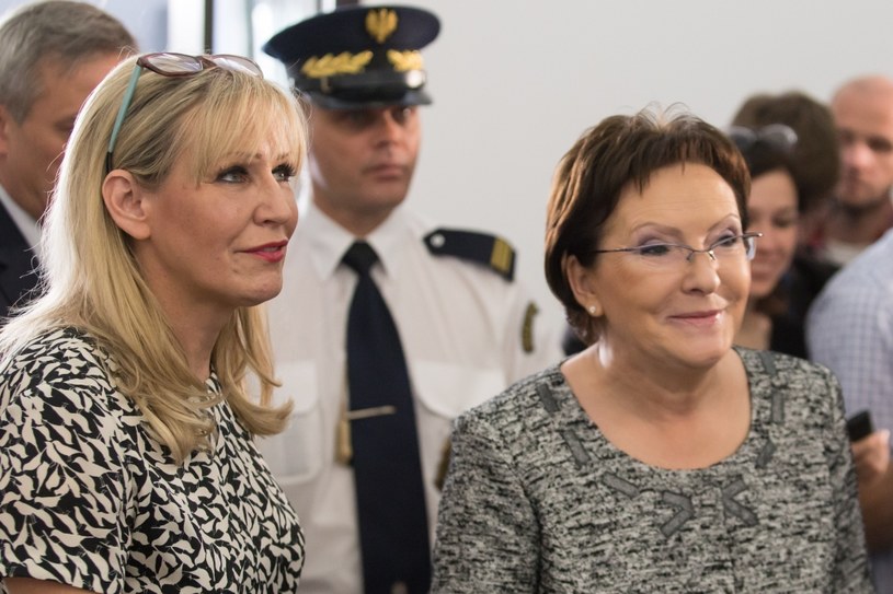 Rzecznik rządu Iwona Sulik i premier Ewa Kopacz /Krystian Maj /Agencja FORUM