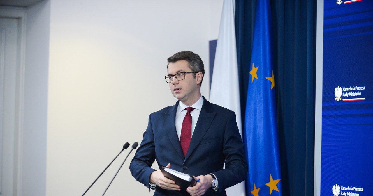 Rzecznik rządu Piotr Müller sprecyzował, że wypłata 13. emerytury nastąpi w kwietniu, a nie w "maju-czerwcu" /Marcin Obara /PAP