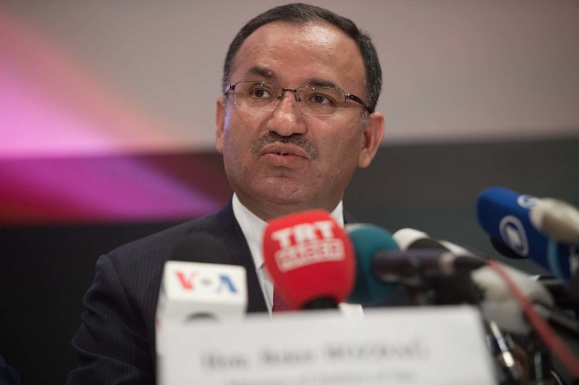 Rzecznik tureckiego rządu Bekir Bozdag /NICHOLAS KAMM /AFP