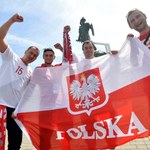​"Rzeczpospolita": Czy zmieni się kolor polskiej flagi?