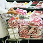 "Rzeczpospolita": Drożejące mięso traci zwolenników w Polsce