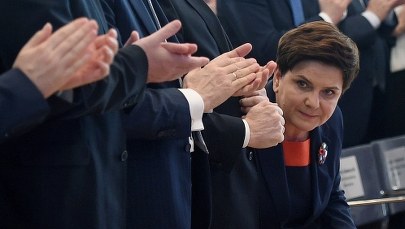 "Rzeczpospolita": Duda i Szydło tracą sondażowe punkty