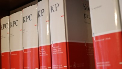 "Rzeczpospolita": Koniec monopolu na aplikacje? Korporacje prawnicze straciłyby miliony