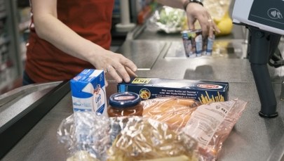 "Rzeczpospolita": Przed wolną niedzielą zakupy nawet do północy