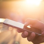 "Rzeczpospolita": Rynek smartfonów coraz bardziej się kurczy