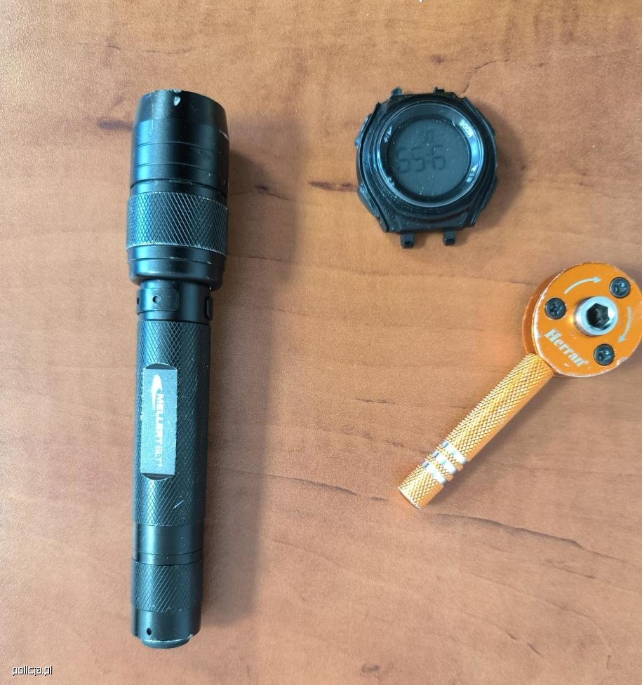 Rzeczy znalezione przy zatrzymanym /Policja /