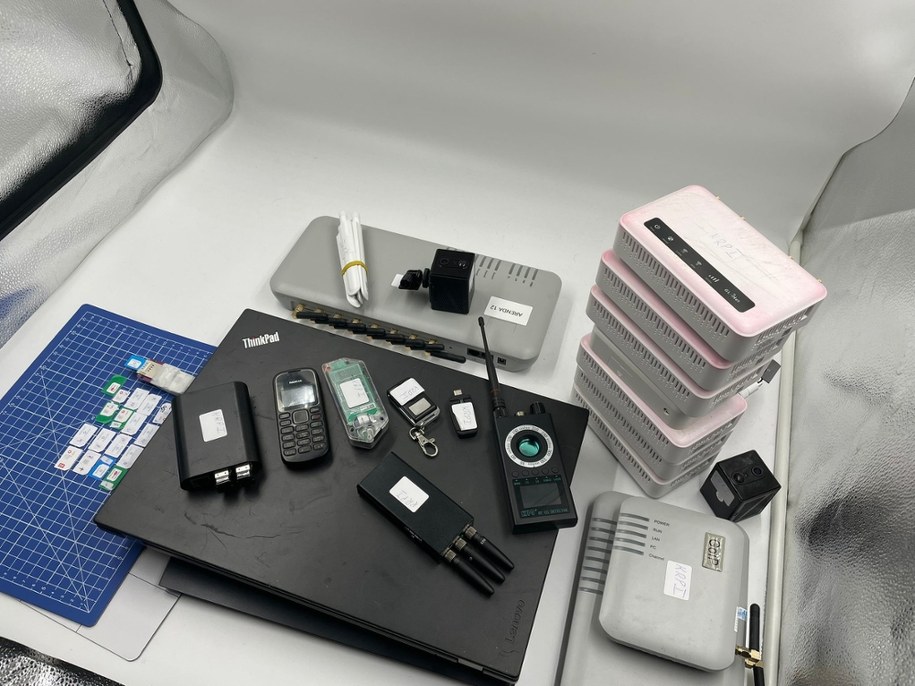 Rzeczy znalezione w samochodzie Ukraińców /Policja