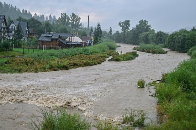 Rzeka Biały Dunajec groźna po obfitych opadach deszczu /Paweł Murzyn  /East News