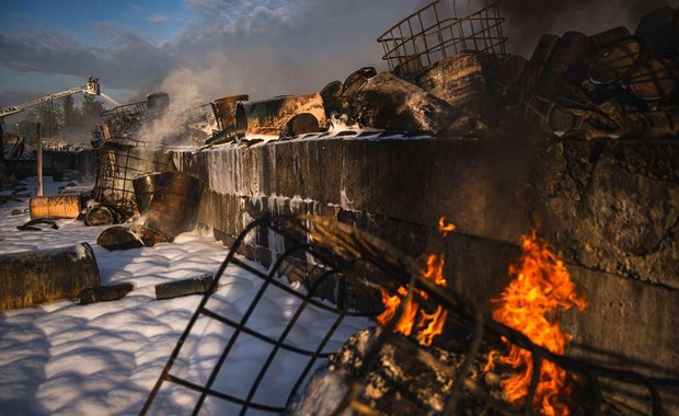Rzeka Brynica zanieczyszczona po gaszeniu pożaru w Siemianowicach