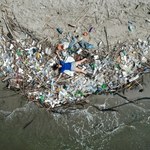 Rzeka jako "fabryka plastiku". Polacy rozpracowali problem zanieczyszczeń