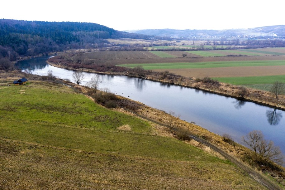Rzeka San w Krzywczy w powiecie przemyskim /Darek Delmanowicz /PAP