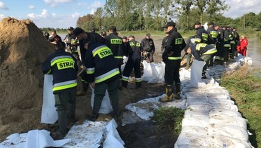 Rzeka Wąska przerwała wały. Zagrożona wieś w pobliżu Pasłęka