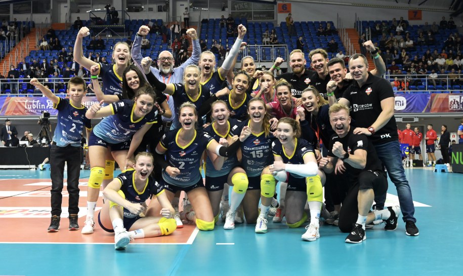 Rzeszowianki po zwycięstwie /Polska Liga Siatkówki /