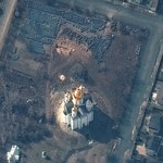 Rzeź mieszkańców Buczy. Masowy grób obok cerkwi na zdjęciach satelitarnych