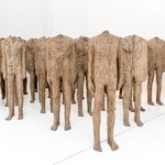 Rzeźba Abakanowicz „Tłum III” może zostać sprzedana za rekordową sumę