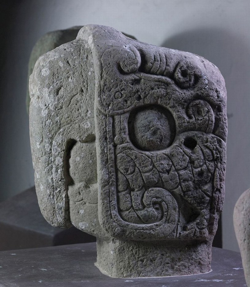 Rzeźba Majów przedstawiająca bóstwo Siedem Ar /fot. Archiwum /MWMedia