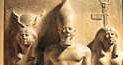 Rzeźba: Triada króla Mykerinosa, przedstawia władcę w koronie górnego Egiptu, stojącego międz /Encyklopedia Internautica