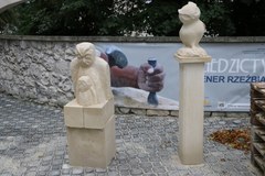 Rzeźby sów w Pińczowie
