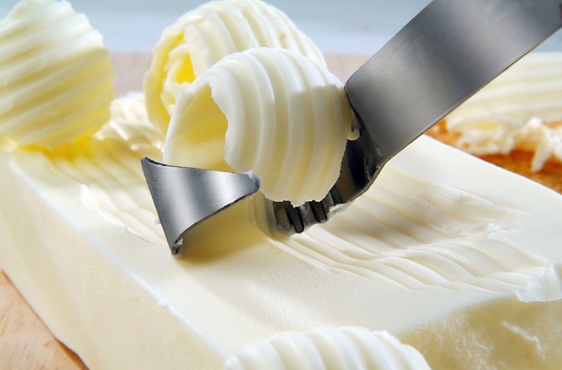 Rzeżuchą można "podkręcić" smak masła /123RF/PICSEL