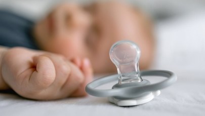 Rzucił niemowlęciem o podłogę. 27-latkowi grozi dożywocie