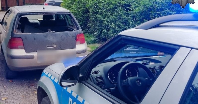 Rzucił się do ucieczki Golfem bez badań technicznych /Policja