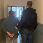 Rzucił się na policjantów z włączoną piłą spalinową. Niecodzienna intewencja na Mazowszu 