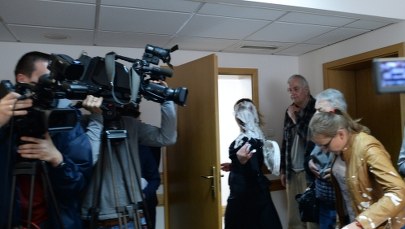 Rzucił tortem w sędzię podczas procesu Kiszczaka. Jest surowszy wyrok