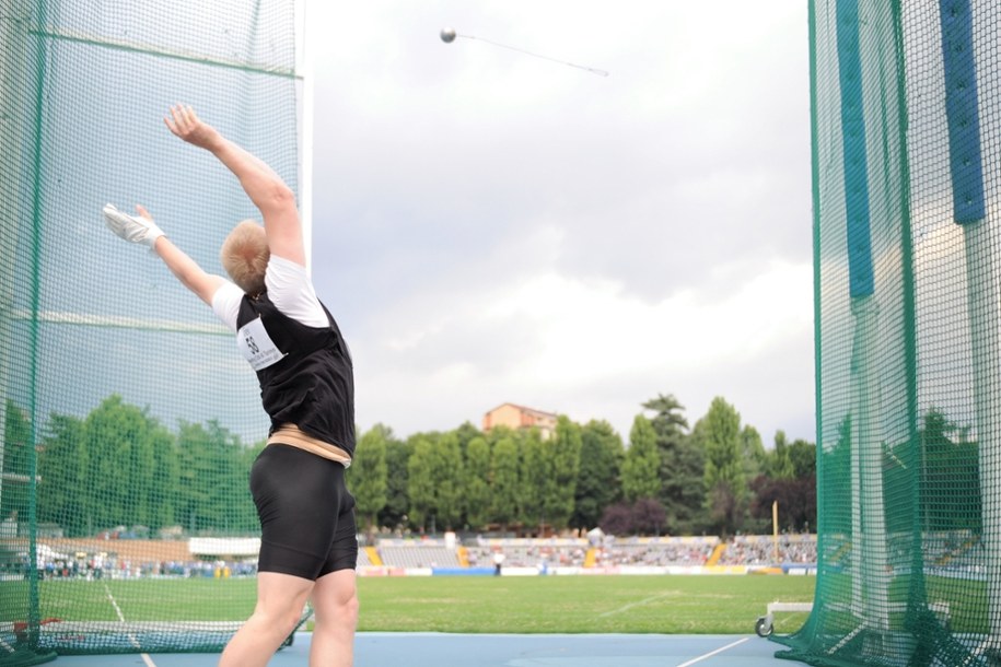 Rzut młotem - zdjęcie poglądowe /Shutterstock
