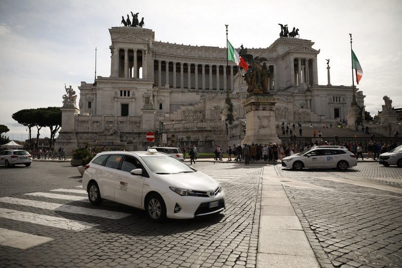 Rzym zmaga się ze smogiem /Getty Images